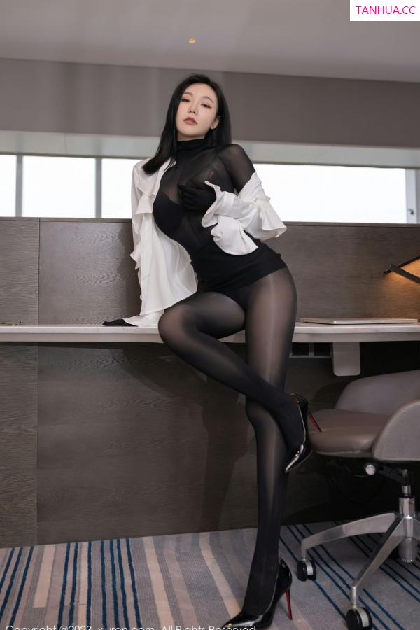 安然Maleah  [XiuRen]高清写真图 2023.01.29 No.6185 安然anran 连体衣美臀第34张图片
